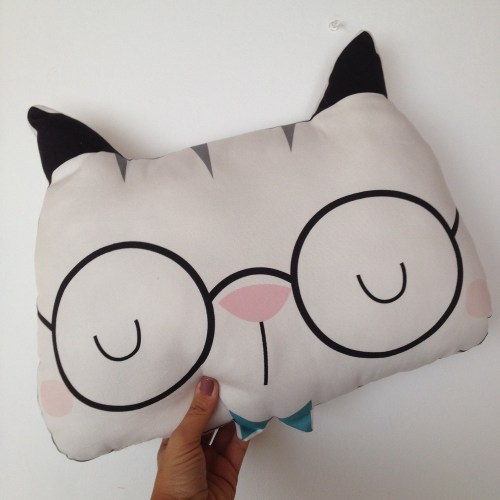 gino__cuscino_morbidoso_gattino_occhialuto